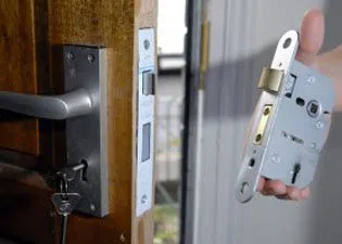 Chicago Neighborhood Locksmith Chicago, IL 312-809-3981 - 6a-Locks-Replace
